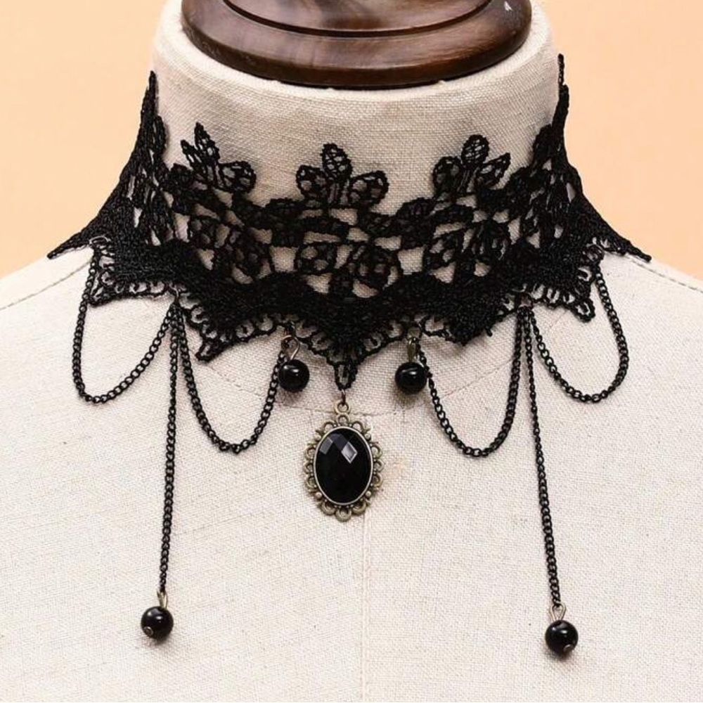 Elegant Black Crown Lace Choker Necklace